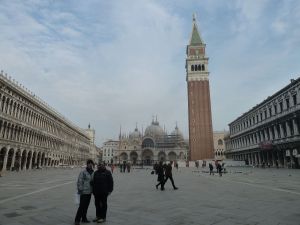 Mums in Plaza san Marco