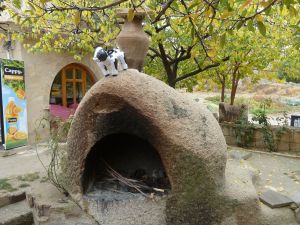 Piako at the Cave hotel